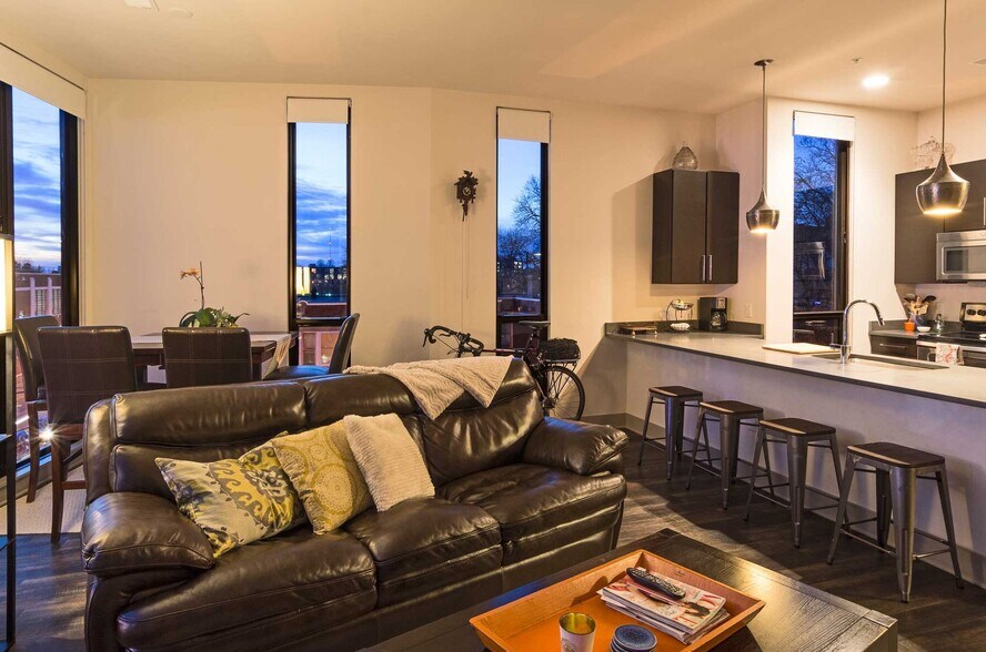 More Photos Of 2310 N Oakland Ave, Milwaukee Apartments For Lease