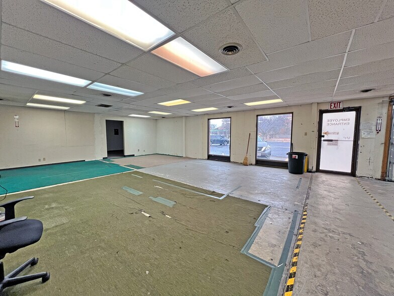 More Photos Of 65 S 65th St, Belleville Office For Sale