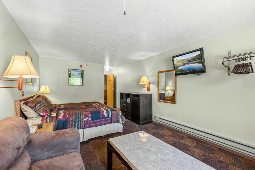 More Photos Of 205 Beaver Lodge Rd, Frisco Hotel For Sale