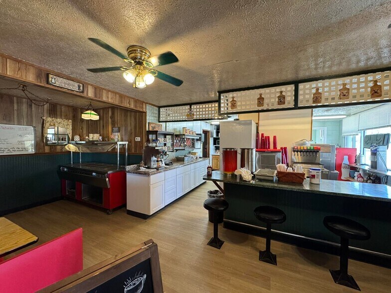More Photos Of 4152 Hwy 76, Russell Springs Restaurant For Sale