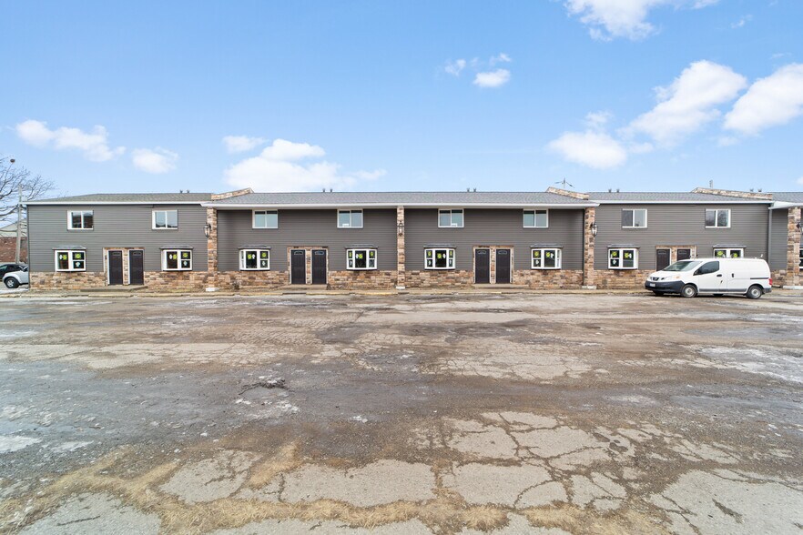 More Photos Of 3960 W Erie Ave, Lorain Apartments For Sale