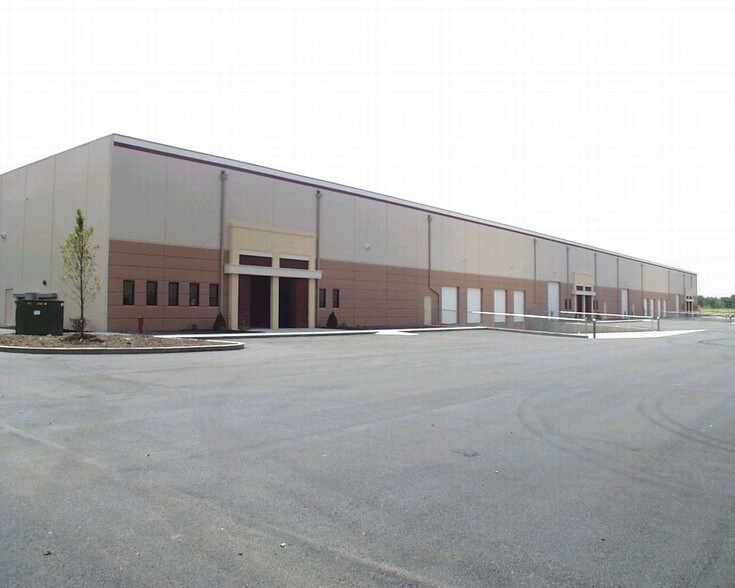 More Photos Of 9770 Mayflower Park Dr, Carmel Warehouse For Lease