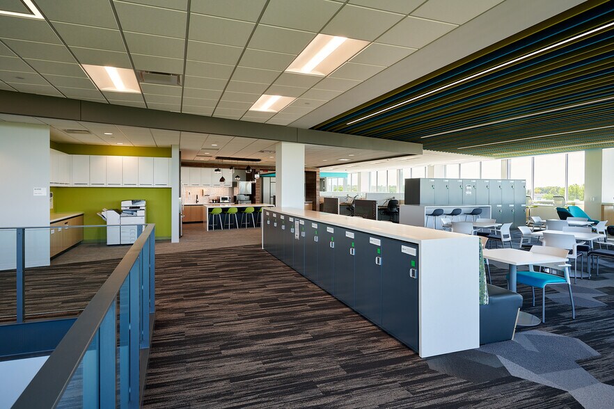 More Photos Of 2900 Ames Crossing Rd, Eagan Office For Lease