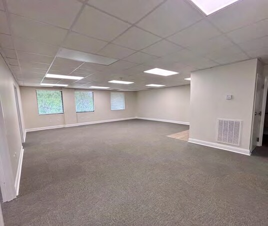 More Photos Of 537 Long Point Rd, Mount Pleasant Office For Lease
