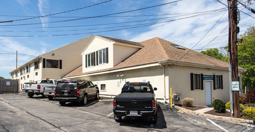 More Photos Of 840 Main St, Millis-Clicquot Office For Lease