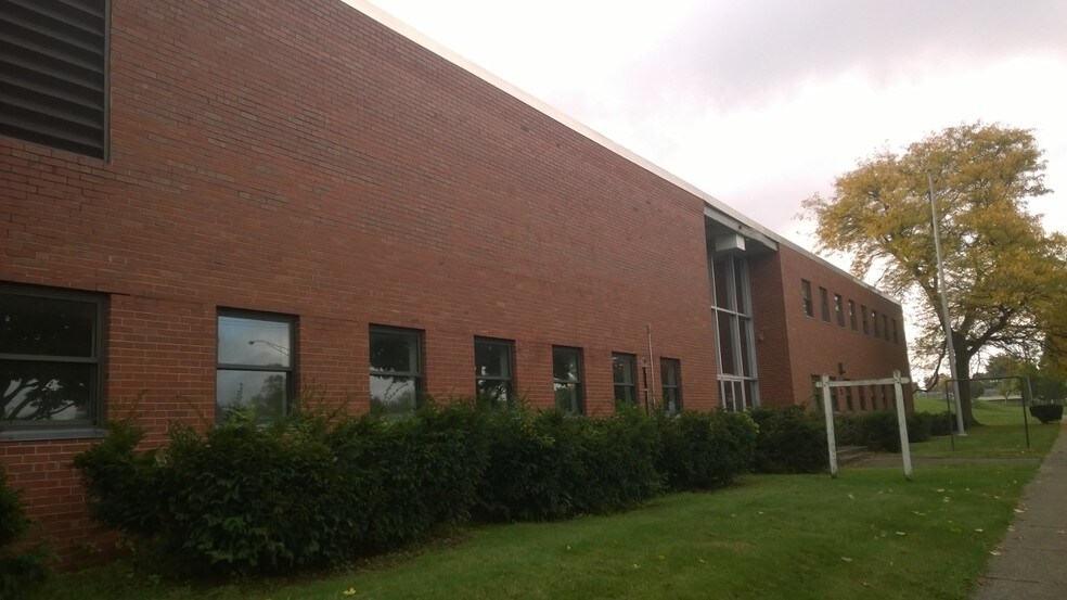 More Photos Of 1011 Gorge Blvd, Akron Office For Sale