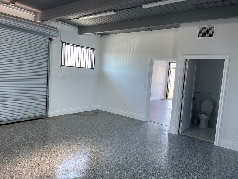 More Photos Of 18750 Crenshaw Blvd, Torrance General Retail For Sale