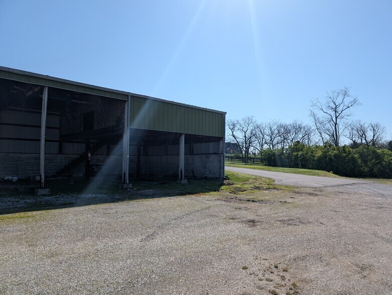 More Photos Of 707 Jewell Rd, Wilmore Warehouse For Sale