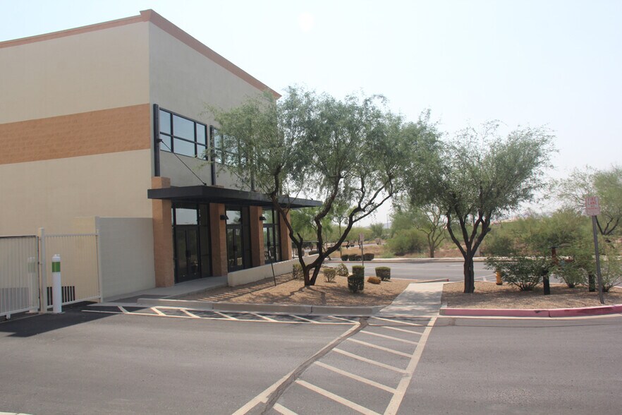 More Photos Of 34215 N Black Mountain Pky, Cave Creek Self Storage For Lease