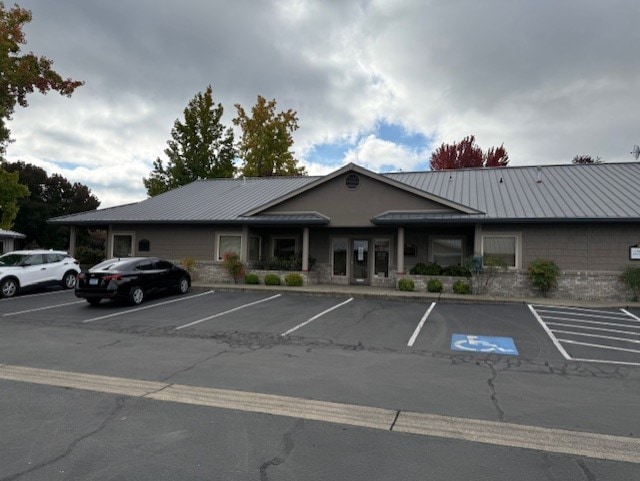 More Photos Of 935 Town Centre Dr, Medford Medical For Lease