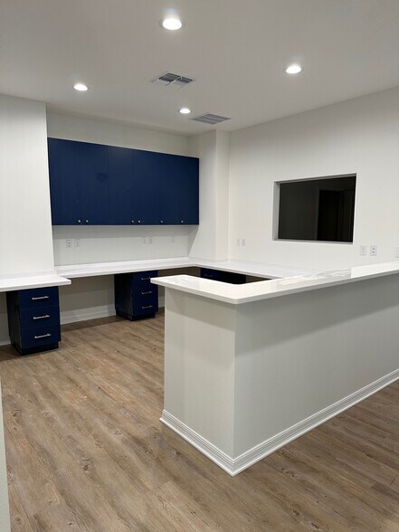 More Photos Of McKendree Rd, San Antonio Medical For Sale