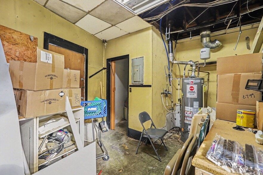 More Photos Of 450 Flat Shoals Ave, Atlanta Storefront For Sale