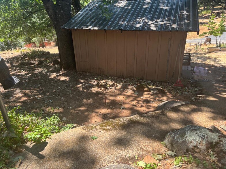 More Photos Of 15574 Hinton Rd, Pioneer Land For Sale