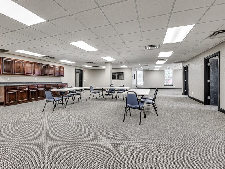More Photos Of 4900 Richmond Sq, Oklahoma City Medical For Lease