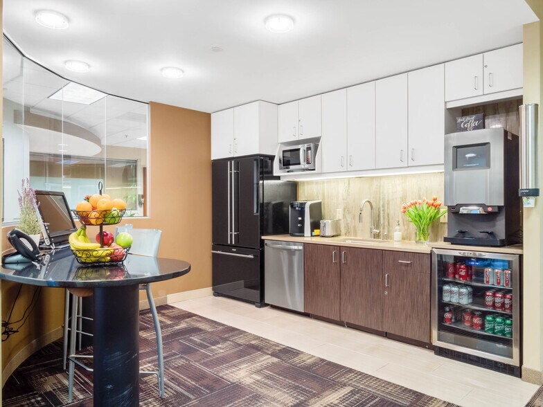 More Photos Of 1540 International Pky, Lake Mary Office For Sale