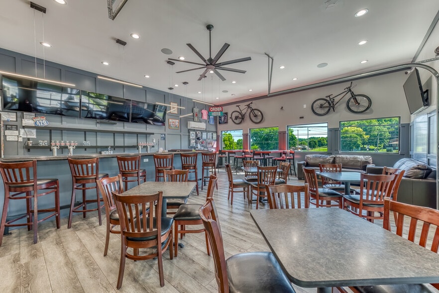 More Photos Of 640 E Maple St, Johnson City Bar For Sale