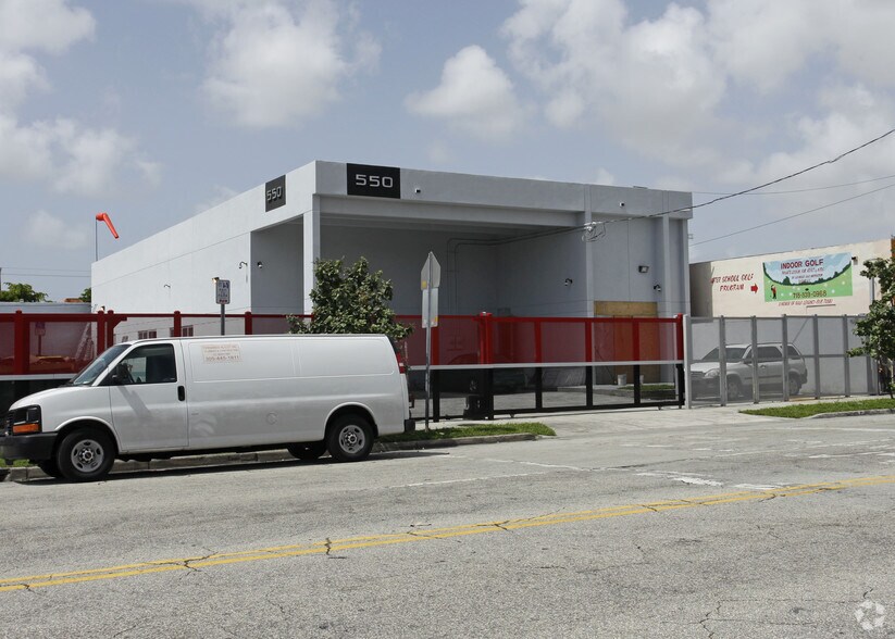More Photos Of 550 NW 29th St, Miami Warehouse For Lease
