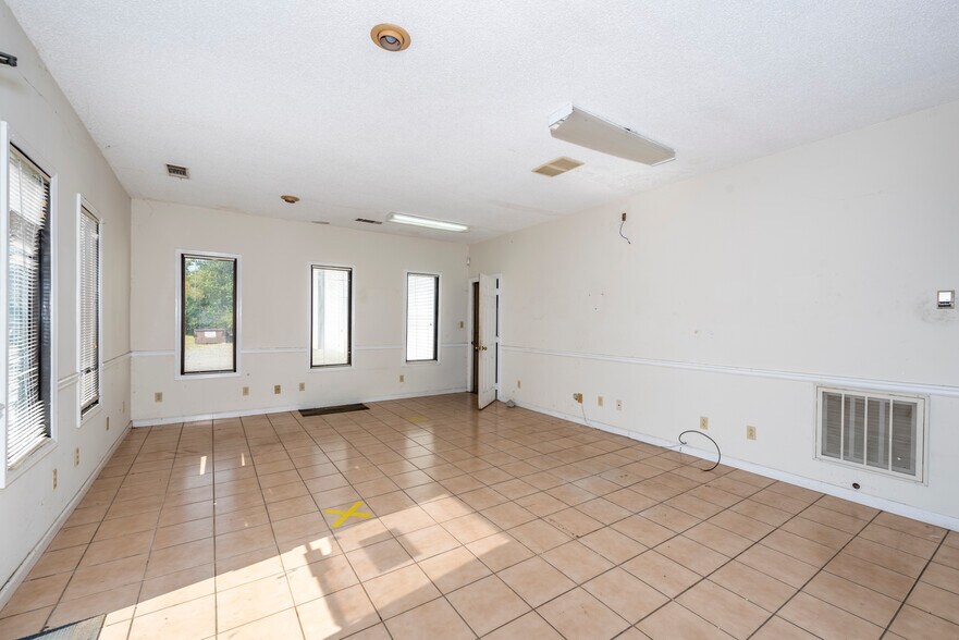 More Photos Of 120 Appalachian Ct, Talking Rock Industrial For Sale