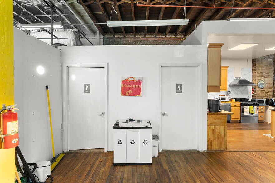 More Photos Of 100-118 John F Kennedy Dr N, Bloomfield Warehouse For Lease