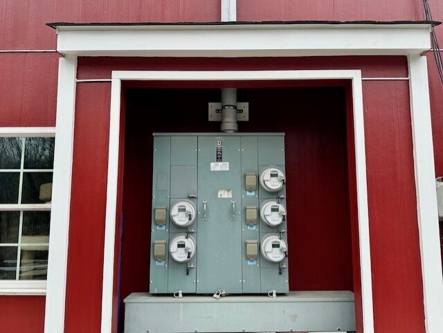 More Photos Of 19 N Bridge St, Round Hill Apartments For Sale