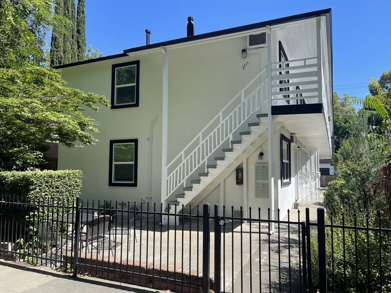 Primary Photo Of 2711 E St, Sacramento Apartments For Sale