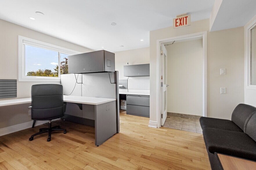 More Photos Of 806 Greenbank Rd, Ottawa Office For Sale