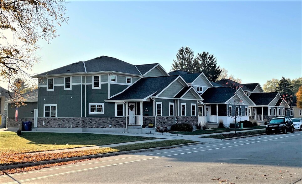 Primary Photo Of 3805 7th Ave, Kenosha Apartments For Sale