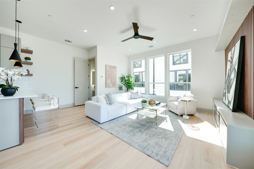 More Photos Of 512 N Lancaster Ave, Dallas Apartments For Sale