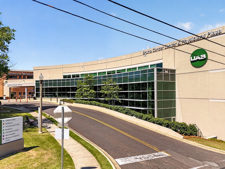 More Photos Of 2728 10th Ave S, Birmingham Medical For Lease