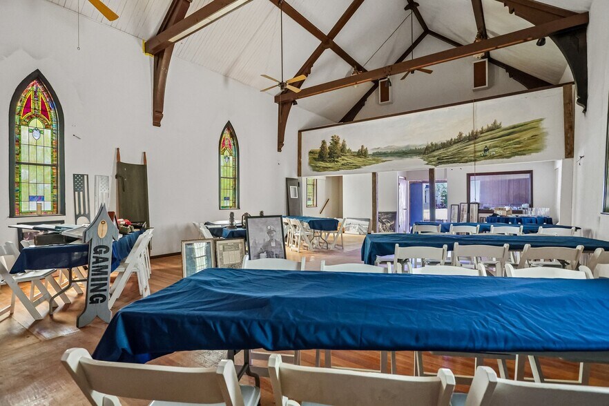More Photos Of 206 W Spruce St, Gillespie Religious Facility For Sale