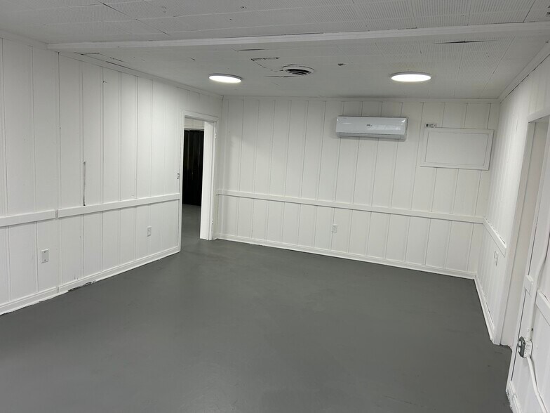 More Photos Of 1620 State St, Nashville Warehouse For Lease