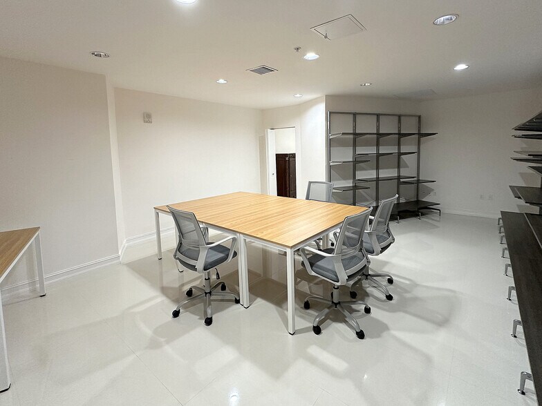 More Photos Of 900-990 Biscayne Blvd, Miami Apartments For Sale