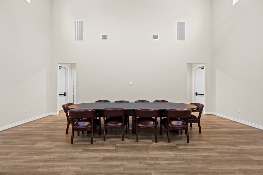 More Photos Of 19151 Oak Canyon Dr, Conroe Coworking Space