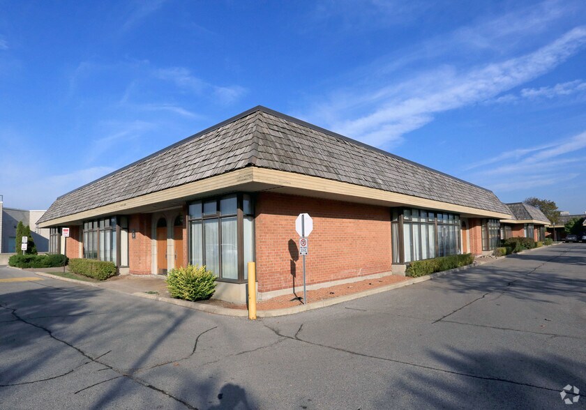More Photos Of 20 Wertheim Ct, Richmond Hill Medical For Lease