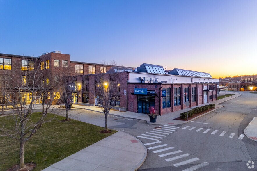 More Photos Of 313-317 Iron Horse Way, Providence Medical For Lease