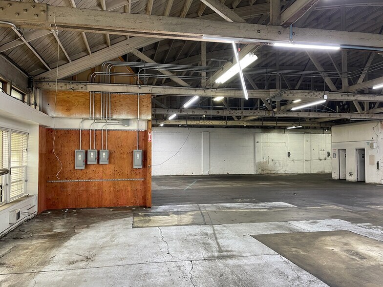 More Photos Of 2202-2212 A St, Tacoma Manufacturing For Lease