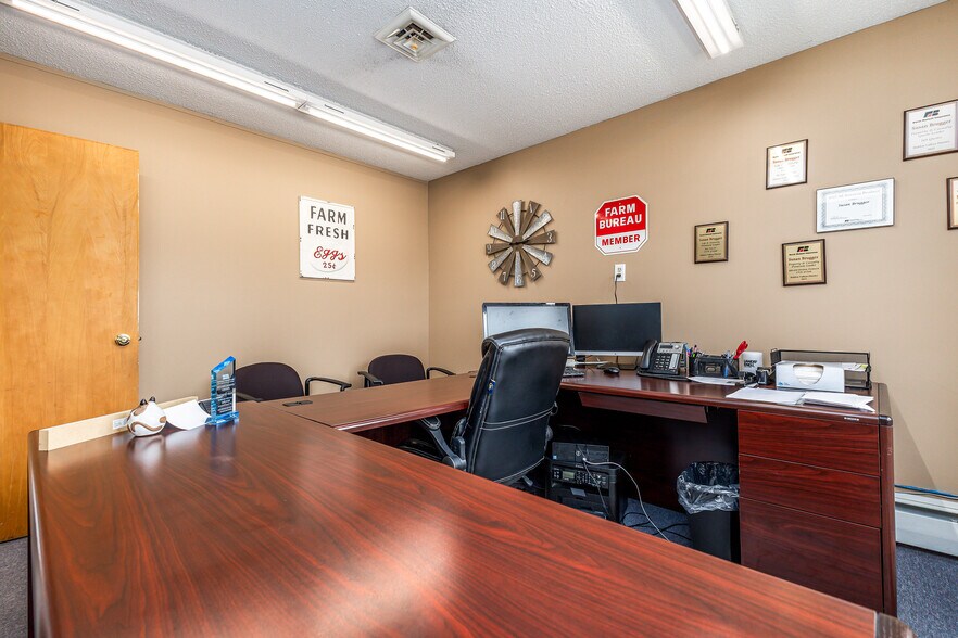 More Photos Of 410 N Union St, Dodgeville Office For Sale