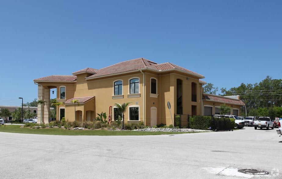 More Photos Of 28411 Race Track Rd, Bonita Springs Flex For Lease