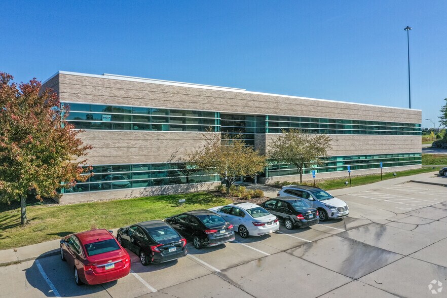 More Photos Of 1820 NW 118th St, Clive Office For Lease