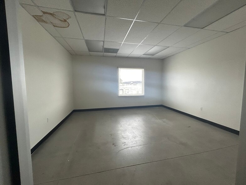 More Photos Of 10737 Dutchtown Rd, Knoxville Freestanding For Lease