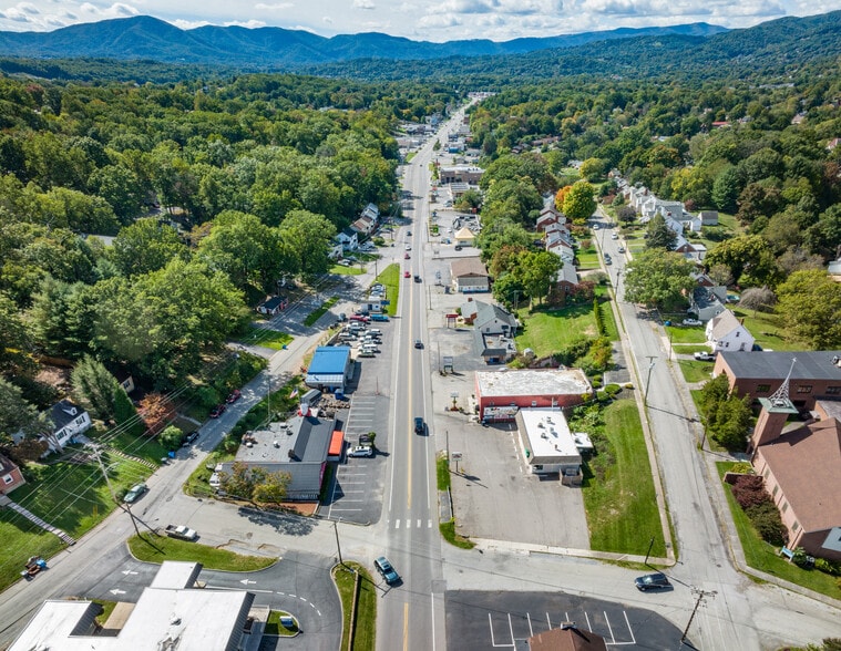 More Photos Of 2902 Brambleton Ave SW, Roanoke General Retail For Sale