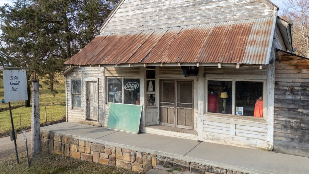 More Photos Of 128 River Rd, Marshall General Retail For Sale