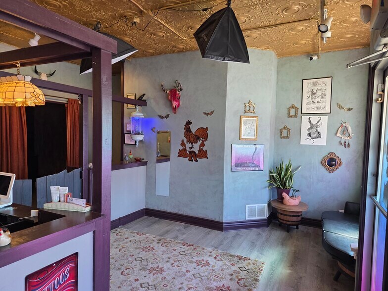 More Photos Of 5613 S 77 St, Omaha Storefront For Lease