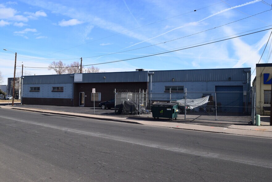 More Photos Of 3905-3911 S Mariposa St, Englewood Warehouse For Lease