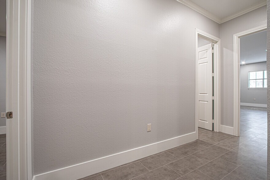 More Photos Of 2250 Pool Rd, Grapevine Office Residential For Sale