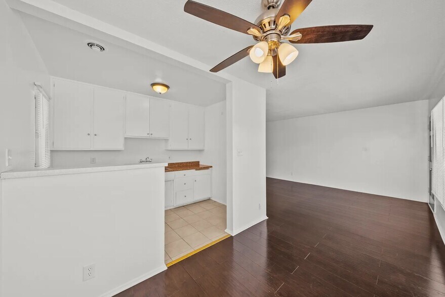 More Photos Of 4015 Palmwood Dr, Los Angeles Apartments For Sale