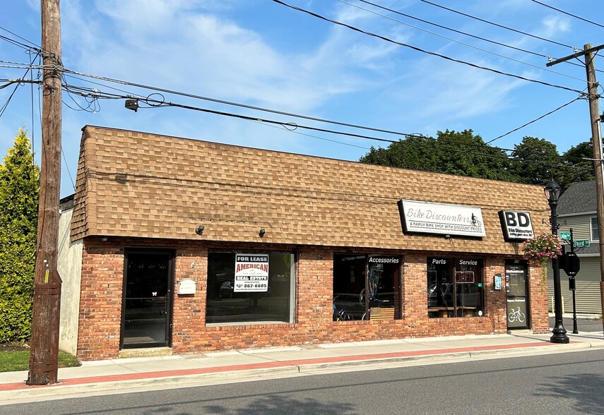 Primary Photo Of 438 Lake Ave, Saint James Storefront For Lease