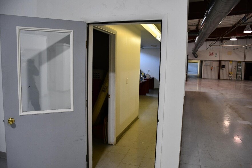 More Photos Of 107 Corona Ave, Groton Warehouse For Sale