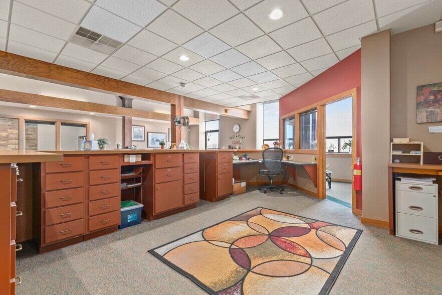 More Photos Of 600 S Main St, Oshkosh Office For Lease