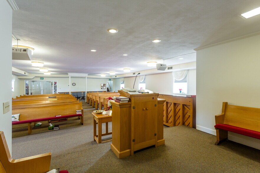 More Photos Of 2408 Hickory St, Staunton Religious Facility For Sale